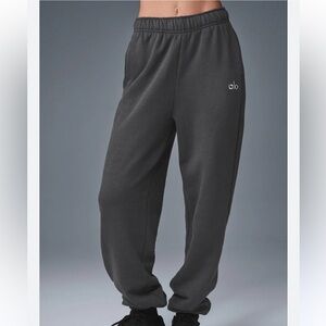 Alo Accolade Sweatpant- Anthracite